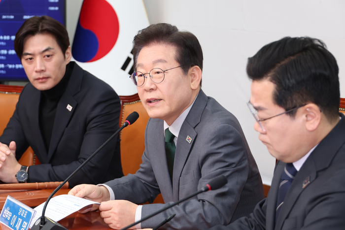 더불어민주당 이재명 대표가 지난 24일 서울 여의도 국회에서 열린 최고위원회의에서 발언하고 있다. [사진 출처 = 연합뉴스]