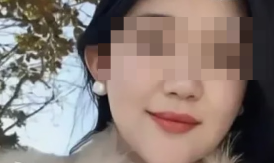 중국의 한 여성이 아파트 80채의 자물쇠를 바꾸고 부동산 증빙서류를 위조해 불법으로 판매하는 등 5년간 친구와 가족을 상대로 2400만위안(48억원)을 가로채는 사기 사건을 저지르다 경찰에 붙잡혔다. [사진출처 = SCMP]